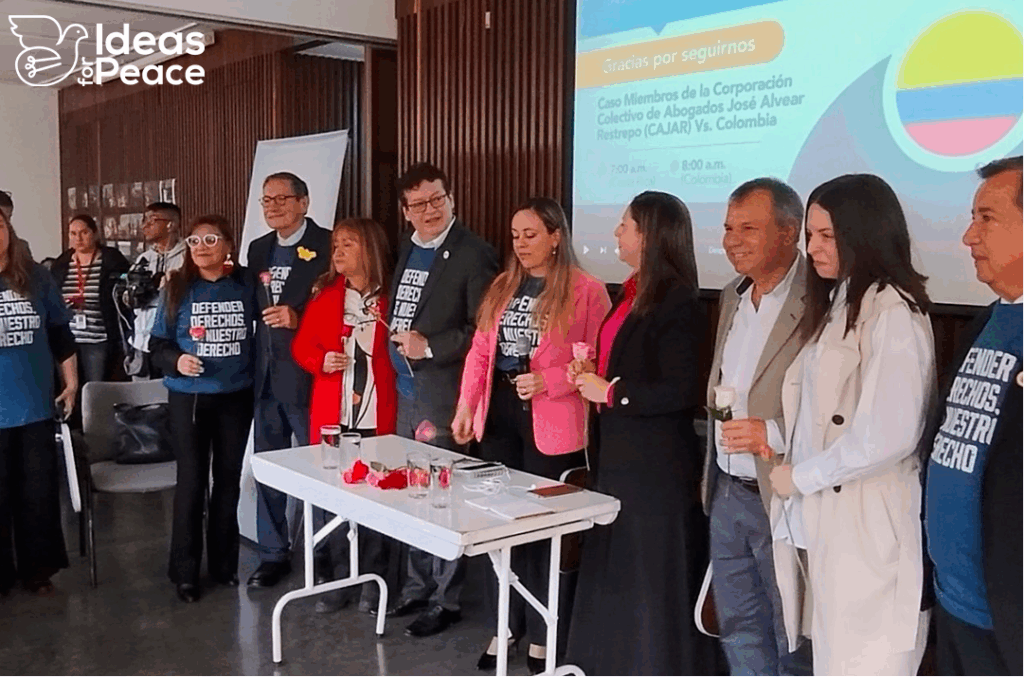 Personas parte del colectivo de Abogados José Alvear Restrepo